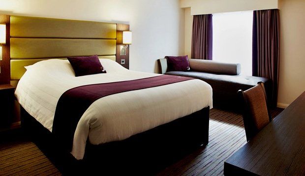 Premier Inn Telford Central Buitenkant foto